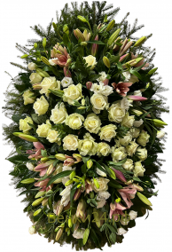 Фото Ритуальный венок из живых цветов #34 из белых роз, папоротника,лилии