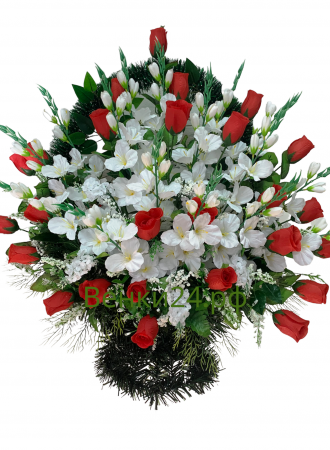 Фото Ритуальная корзина "Ладья №1"красные бархатные розы ,белые гладиолусы,листья фикуса.
