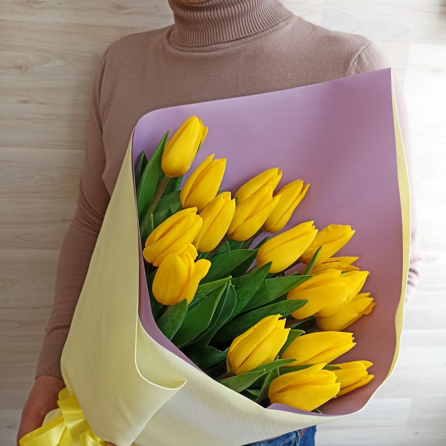 Тюльпаны жëлтые в упаковке (от 15 шт)