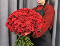 101 красных роз 70 см