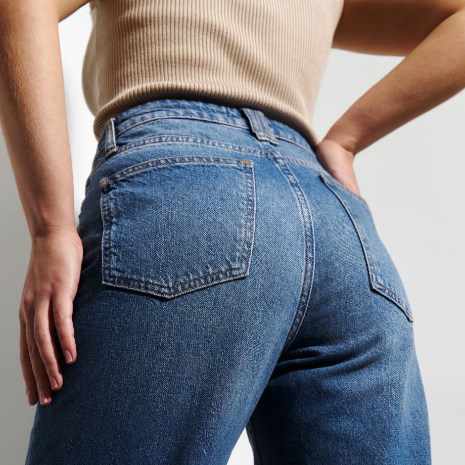 Базовые джинсы прямого кроя
