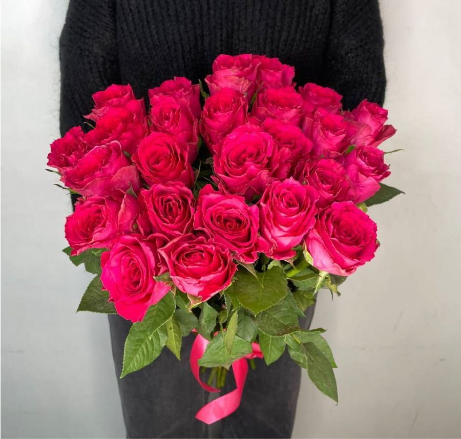 Букет из 25 кенийских розовых роз