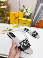 Шлепки FENDI