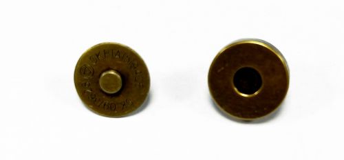 Кнопка магнитная на клямерах 14 мм*3,2 мм античная бронза