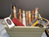 Подарочный набор сигар Куба, Никарагуа, Доминикано с аксессуарами в ящике