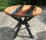 Круглый эпоксидный стол из слэбов дерева с мхом