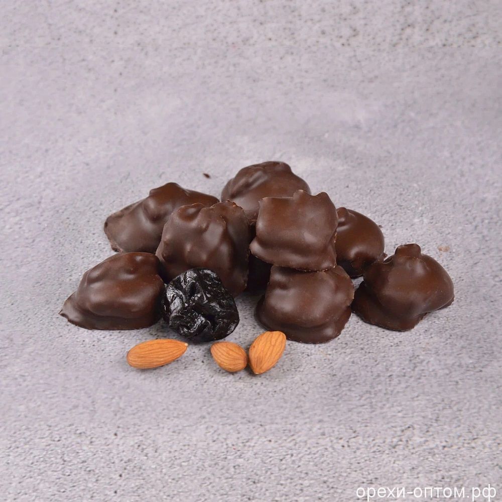 Чернослив с миндалем в темном шоколаде