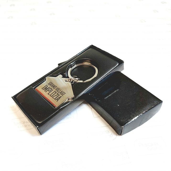 металлические брелки домики с логотипом недорогая сувенирная продукция ...