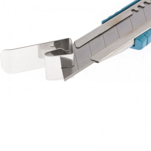 Нож со сменными лезвиями, 18 мм, металлическая направляющая GROSS 78897