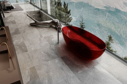 Овальная прозрачная ванна ABBER Kristall AT9703Rubin красная 170х75 ФОТО