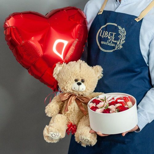 Набор 3в1: Коробка с цветами и конфетами+Медведь+шар сердце