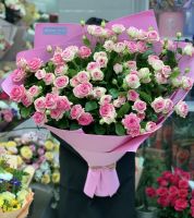Букет из 11 кустовых розовых пионовидных роз