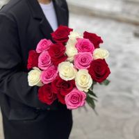 Розы микс красные, быле и розовые (от 11 шт)