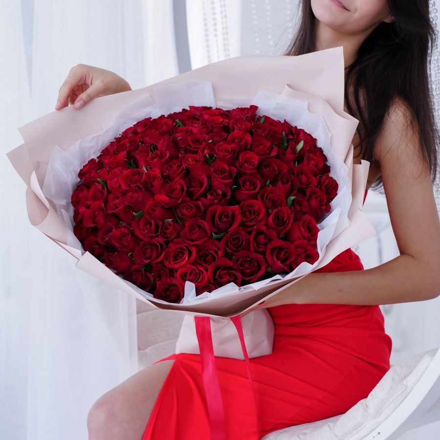101 красная роза в упаковке (40 см)